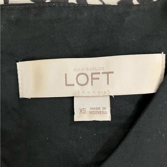 Ann Taylor LOFT Black & Cream Leopard Top Sz XS - Picture 7 of 8
